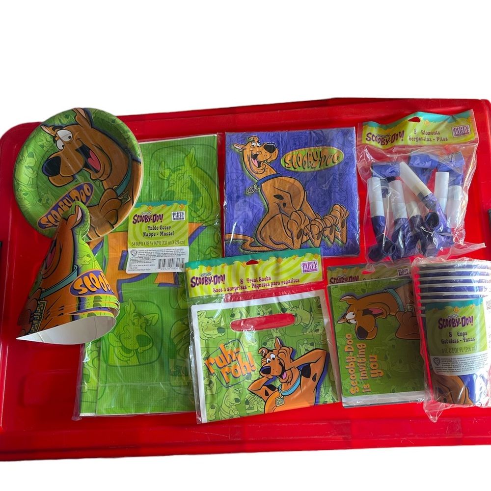 VTG Scooby Doo Party Set TABLE COVER PLATES INVITATION NAPKINS for party of 8